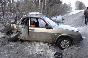 В столкновении на 18 километре автодороги &quot;Нижний Тагил - Нижняя Салда&quot; ранены два водителя, один из них госпитализирован в тяжелом состоянии