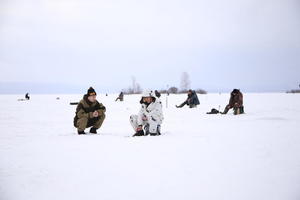 В эти выходные под Нижним Тагилом прошли соревнования  по подледному лову и  творческий флешмоб   