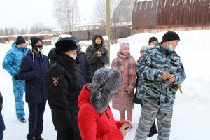 В Нижнем Тагиле представители Общественного совета при полиции в компании студентов посетили кинологический центр