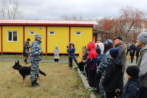 В Нижнем Тагиле Общественный совет при полиции и школьники из Пригородного района побывали в центре кинологической службы