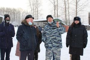 В Нижнем Тагиле представители Общественного совета при полиции в компании студентов посетили кинологический центр