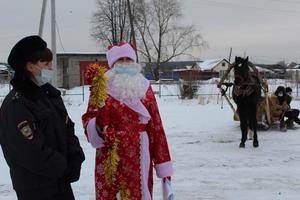 В Нижнем Тагиле стартовала ежегодная акция «Полицейский Дед Мороз»