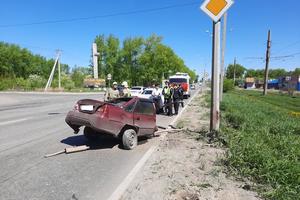 Сотрудники ГИБДД Нижнего Тагила устанавливают обстоятельства дорожно – транспортного происшествия, в результате которого погиб человек