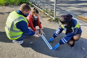 Сотрудники ГИБДД совместно с командиром добровольной народной дружины приняли участие в акции &quot;ПДД на Асфальте&quot;