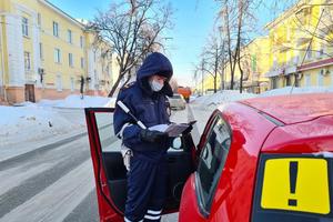 Сотрудники ГИБДД продолжают проводить профилактические рейдовые мероприятия по выявлению водителей, нарушающих правила перевозки детей