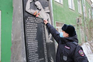 В Нижнем Тагиле сотрудники полиции рассказали учащимся о ветеранах ОВД, воевавших за Родину во время Великой Отечественной войны