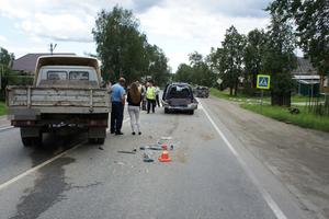 В столкновении четырех автомашин в селе Николо Павловское травмированы два пассажира, в том числе один подросток 16 лет