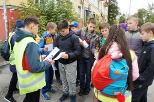 Сотрудникам Госатоинспекции Центром защиты населения с привлечением детей проведена социальная акция &quot;Внимание - дети на дороге!&quot;