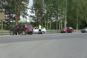 Водитель &quot;ВАЗ-2131&quot; получил травму в столкновении на автодороге &quot;Южный подъезд к городу Нижний Тагил&quot;