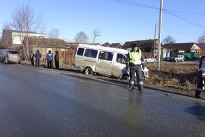 В столкновении на улице Перова травмированы женщина и малолетний ребенок