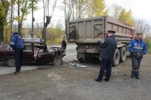 Водитель автомашины &quot;ВАЗ-21074&quot; погиб на Серебрянском тракте