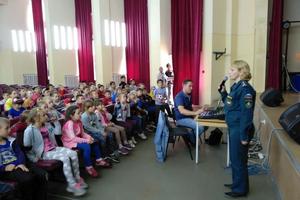 В  последние  дни  лета  в  загородных  лагерях  детям  и  взрослым  напоминают  о  правилах  безопасности 