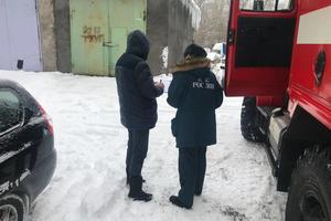 ПОЖАРНЫЕ И ПОЛИЦЕЙСКИЕ ВЫЕХАЛИ В РЕЙДЫ ПО ТАГИЛЬСКИМ ДВОРАМ