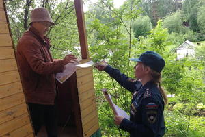 Сотрудники МЧС провели рейд по предотвращению пожаров в садах