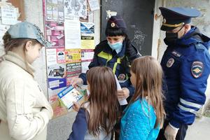 Сотрудниками по пропаганде отдела ГИБДД ведется активная профилактическая работа с юными тагильчанами, которые остались отдыхать в городе