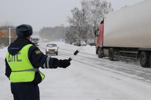 Госавтоинспекция рекомендует быть внимательными на дороге из-за снегопада