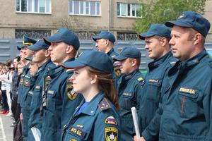 В НИЖНЕМ ТАГИЛЕ ПРОШЛИ ГОРОДСКИЕ СОРЕВНОВАНИЯ ПО ПОЖАРНО-СПАСАТЕЛЬНОМУ СПОРТУ СРЕДИ УЧАЩИХСЯ ШКОЛ